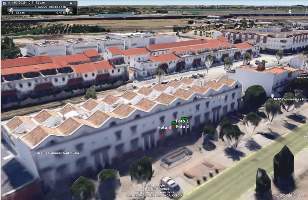 Vuelo exportado en KMZ visualizado en Google Earth Pro. Se observan el área de la misión de vuelo, el vuelo en sí, y los PDIs con fotografías